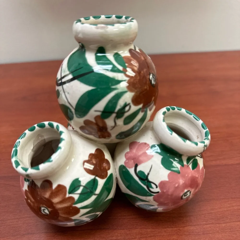 Italian Majolica Multi Bud Hand Made/Painted Ceramic Vase VGUC